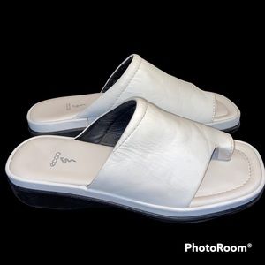 Ecco Woman’s Sandals Lovely Condition All Leather Uppers. Sz. 7 1/2